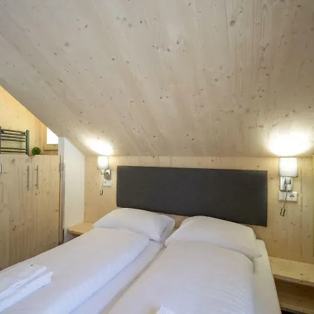 Chalet 16 *